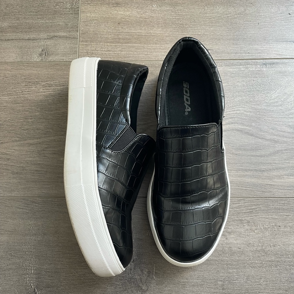 🐊🖤Faux Crocodile skin Soda slip on sneakers!